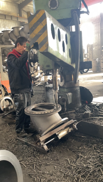 四合一止回閥毛坯機床打孔